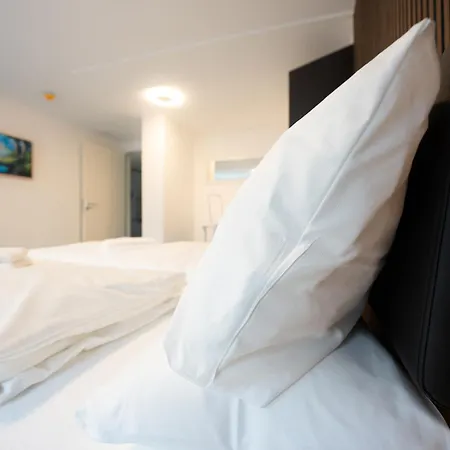 Hostel Мангейм Экстерьер фото A pillow